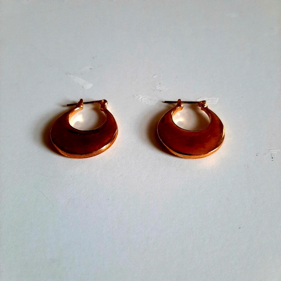 NEW Gold Earrings - Picture 3 of 3